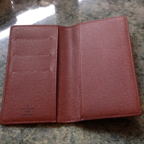 SOLD. 💯Auth. Lv checkbook - Picture 2 of 4