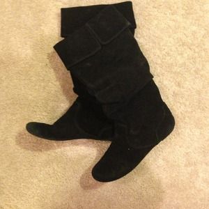 Great condition black boots!