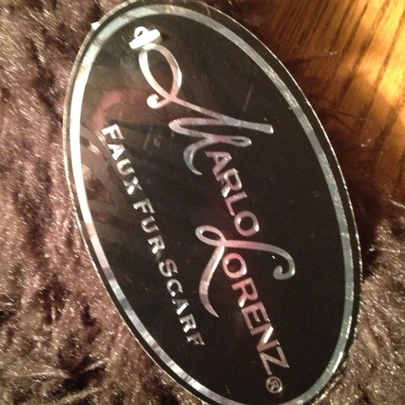 Marlo Lorenz faux fur scarf - Picture 3 of 4