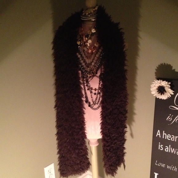 Marlo Lorenz faux fur scarf - Picture 4 of 4