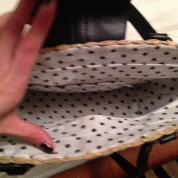 Basket handbag with black straps - Picture 2 of 3