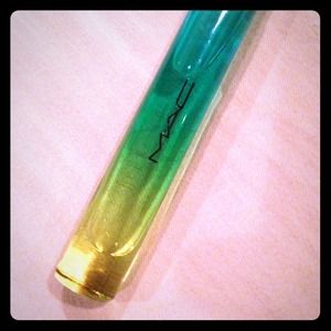 MAC roll on perfume *reserved*