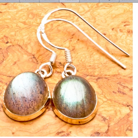 Earrings - Picture 1 of 1