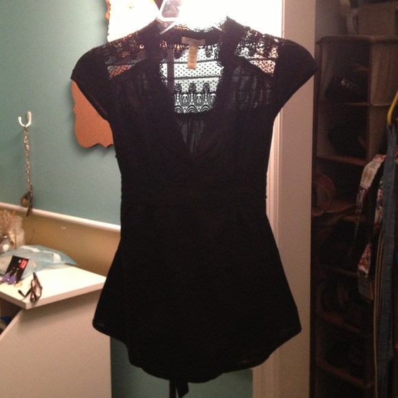 Beautiful black tie in the back shirt