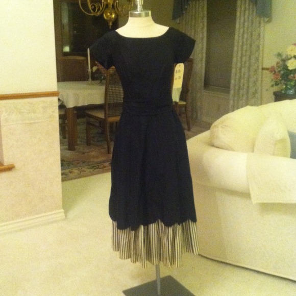 *RESERVED for niftygypsyvtg* Vintage 50s dress
