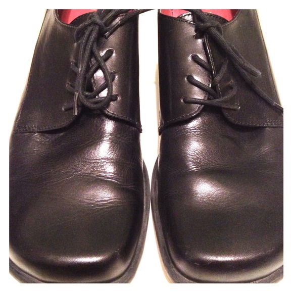 Nine West tie up loafer