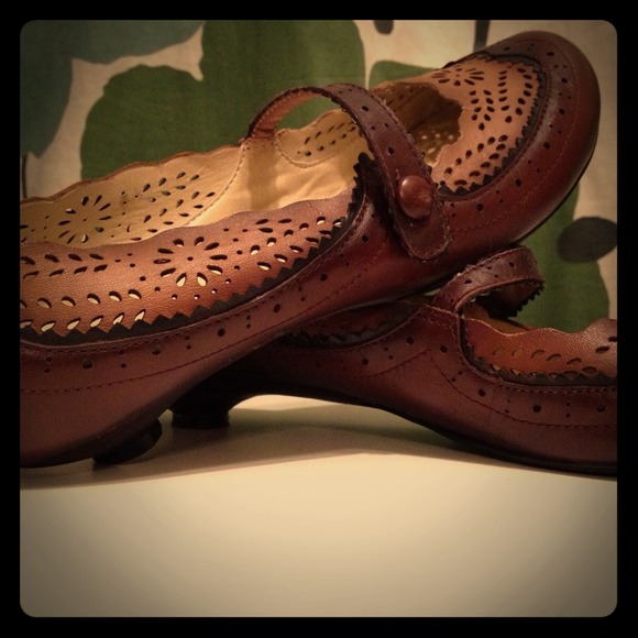 Dollhouse Mary Jane shoe