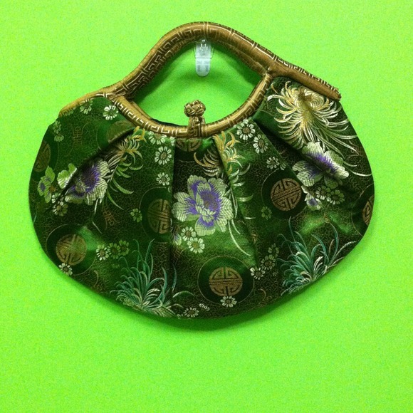 Green asian pattern handbag