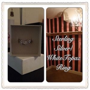 💍STERLING SILVER AND GENUINE WHITE TOPAZ RING💍