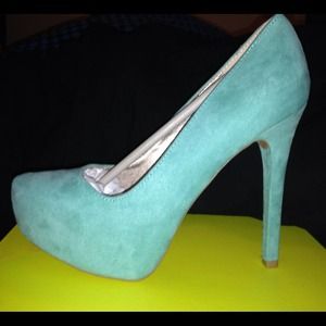 High heels , color mint