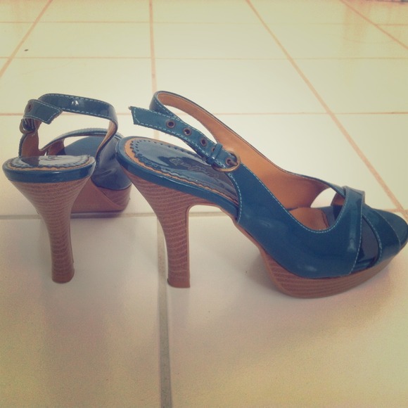 ❌SOLD❌Patent Teal Slingbacks
