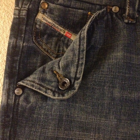 💰Reduced!💰Diesel Wide-Legged Dark Wash Jean - Picture 2 of 4