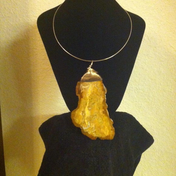 Handmade fossilized wood necklace - Picture 2 of 4