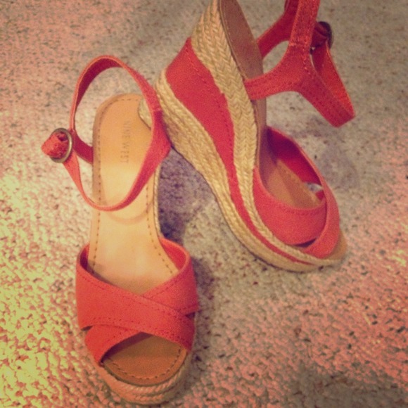 Nine west orange wedge! Perfect for This Spring!! - Picture 1 of 3
