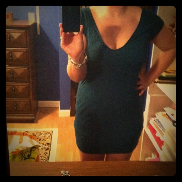 SOLD IN BUNDLE! H&M Green/teal dress