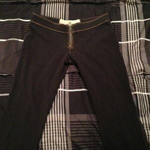 Hollister leggings with a zipper!