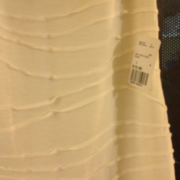 NWT! Fitted Cream Tank Dress with Overall Pattern - Picture 4 of 4