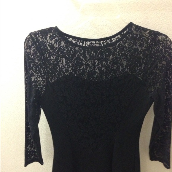 ***Sold***Black lace guess dress - Picture 4 of 4