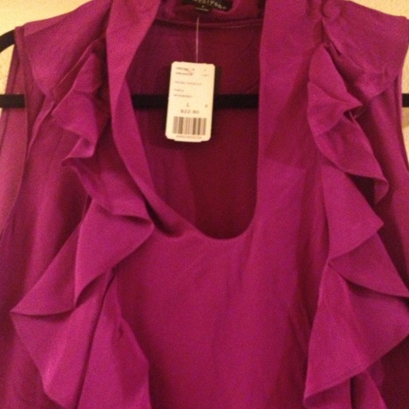 NWT! Deep Fuchsia Ruffled Silk Top - Picture 3 of 4