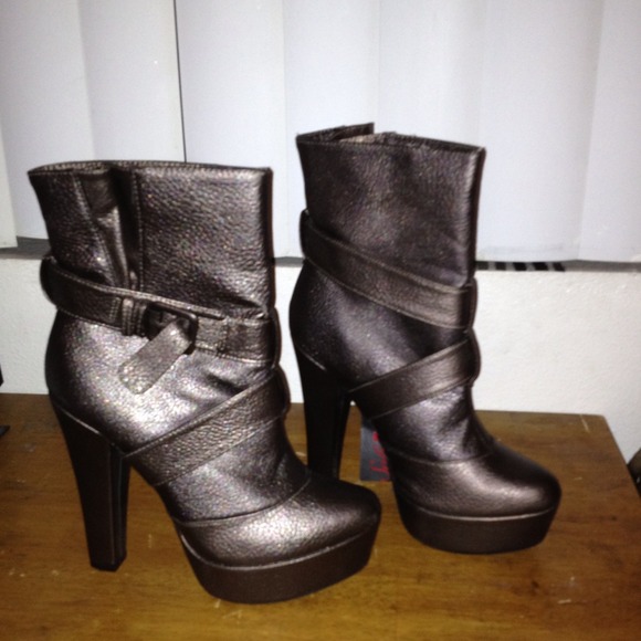 Boots - 🌞LAST PAIR 🌞