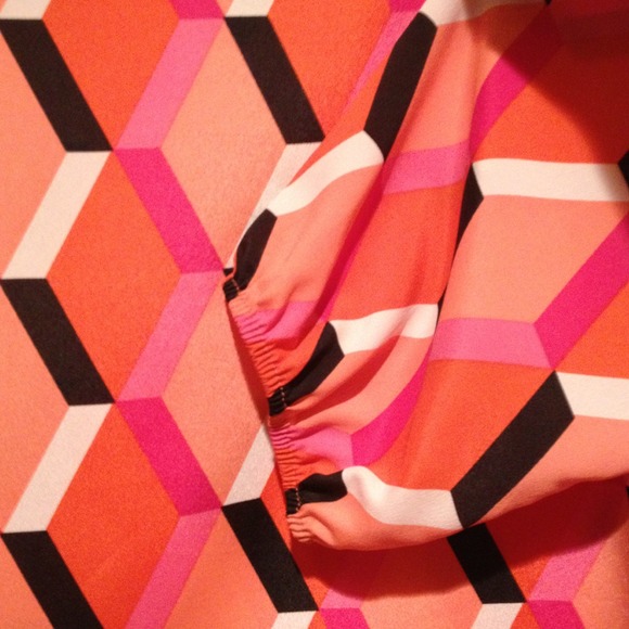 Boutique Blouse NWOT - Picture 3 of 4