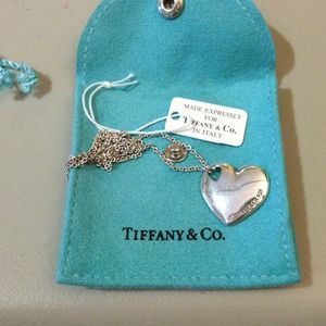 ✔ Reduced!💯 Authentic Tiffany's heart  necklace!