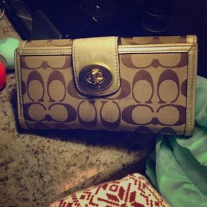 Coach wallet!!