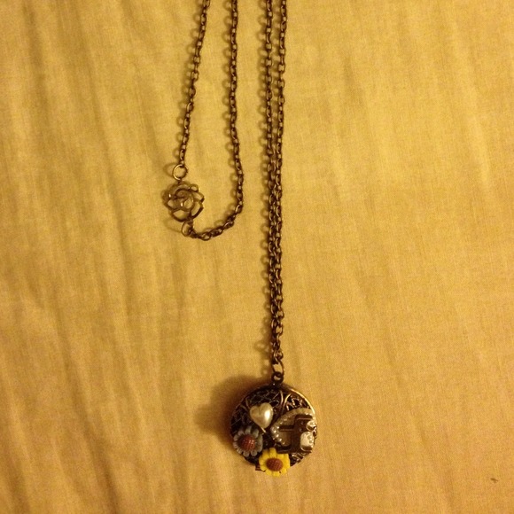 Hearts and flower necklace