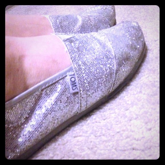 TOMS silver glitter size 9