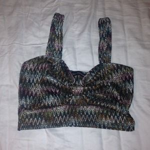 Multicolor crop top.