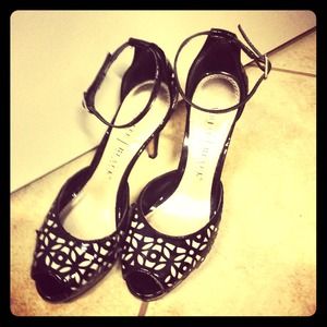 Classy black heels Black House White Market Sz 6.5