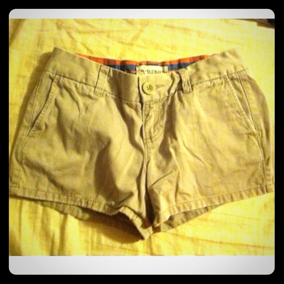 ✨Reduced✨Old Navy khaki shorts