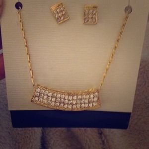 Gold earrings & necklace