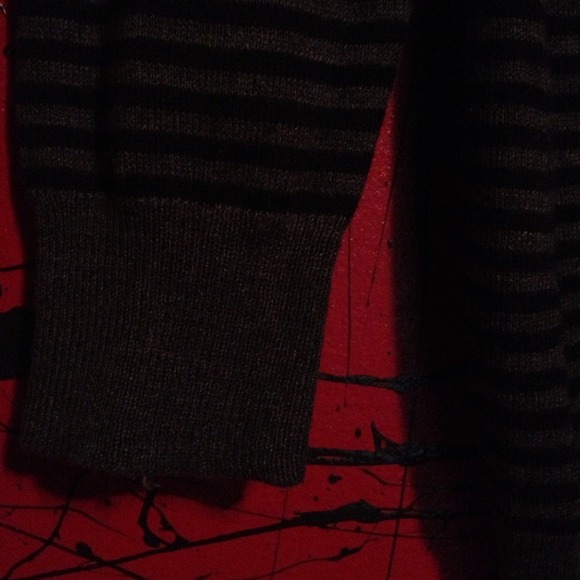 🎉Reduced! Striped Sweater w/ Button Detail - Picture 3 of 4