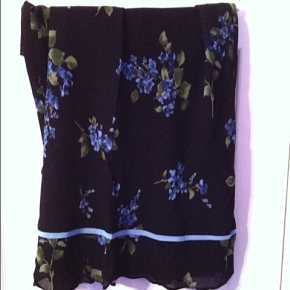 Ann Taylor Dresses & Skirts - BUNDLE! Ann Taylor Navy Floral  Skirt