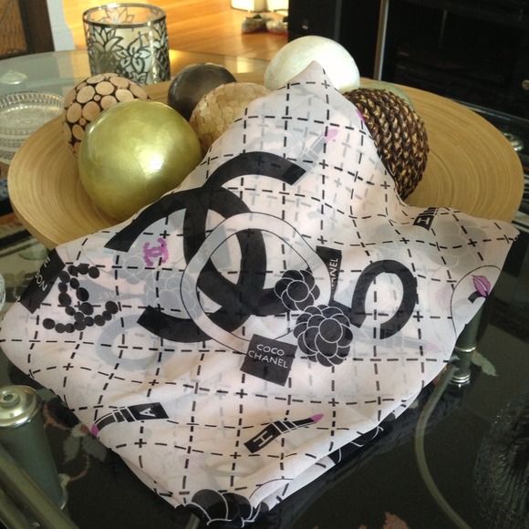 Chanel Scarf 🔸3pcs Availability - $20per piece🔸