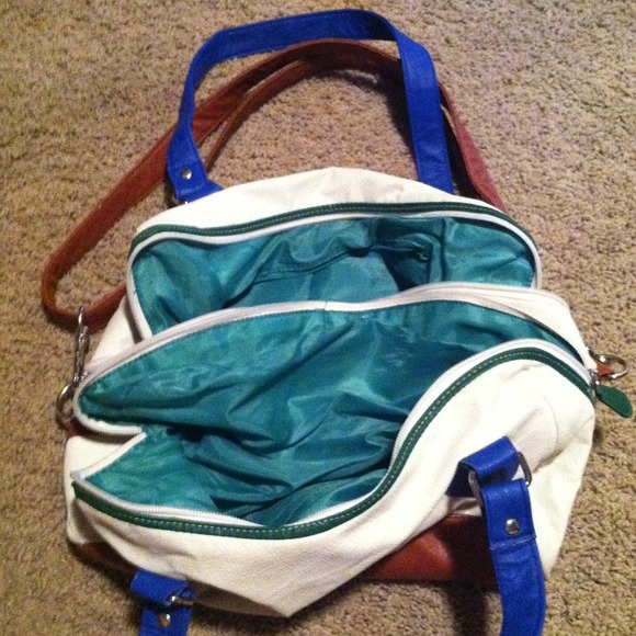 ***SOLD*** Lola Handbag - Picture 2 of 3