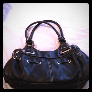 Medium sized handbag