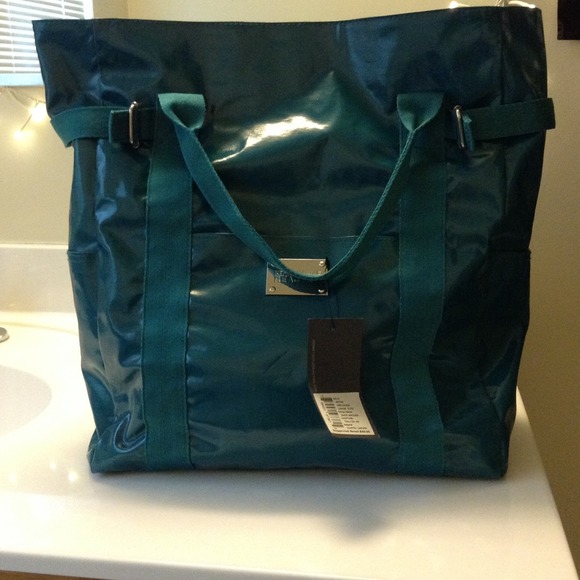 Reserved!!! Kenneth Cole Reaction (TEA 442)