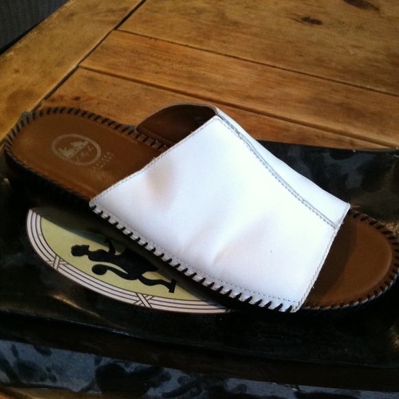 *SOLD*White  slip on flats