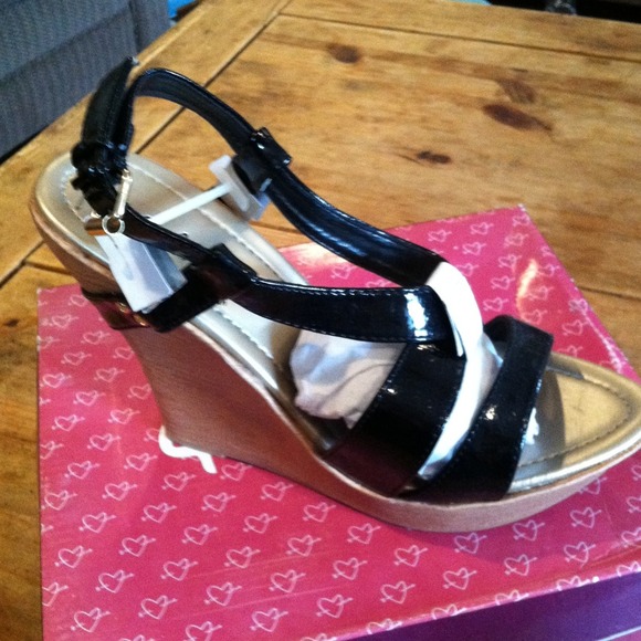 *BUNDLE*Never worn black wedges