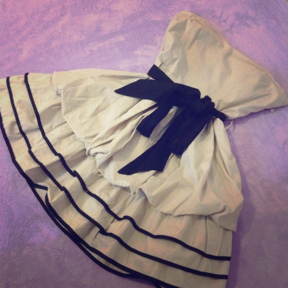 🚫TRADED🚫 - Black and Khaki Sweetheart Dress 💗👗