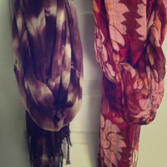 RESERVED!!! BUNDLE 📦 Express scarfs