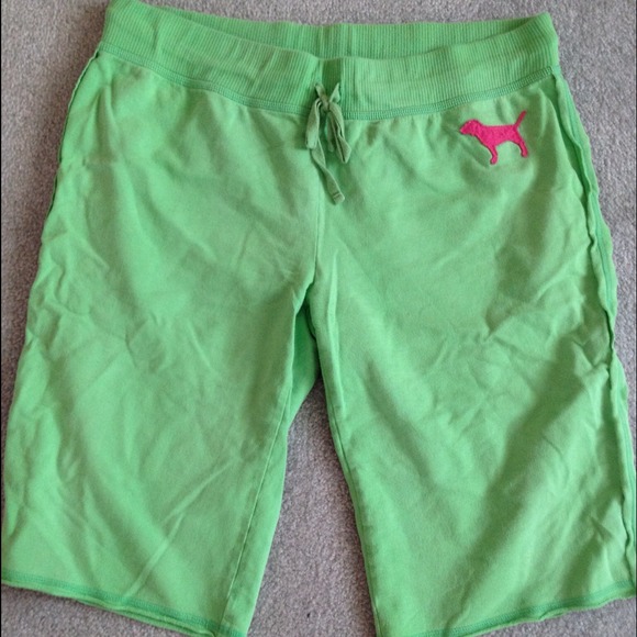 💥RESERVED💥VS Baby green capris