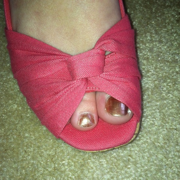 ⏬⏬Coral canvas wedge. - Picture 3 of 4