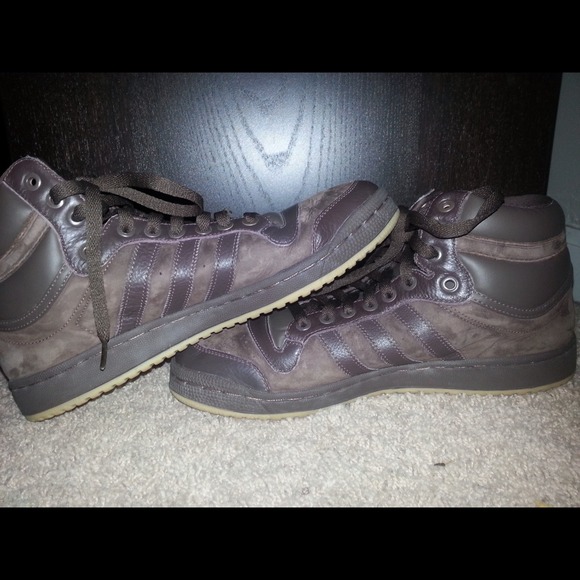 💢💢SOLD💢💢Like New Mens Top Ten Adidas - Picture 2 of 4