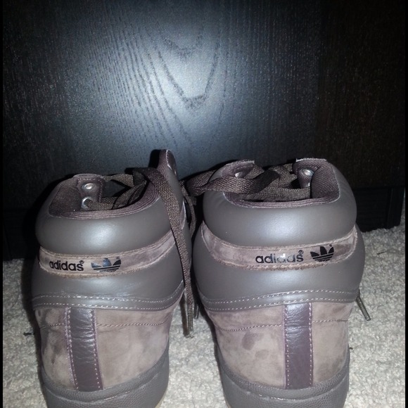 💢💢SOLD💢💢Like New Mens Top Ten Adidas - Picture 3 of 4