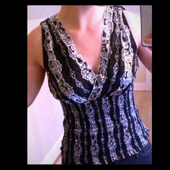 100% SILK black and white vneck blouse - Picture 1 of 4