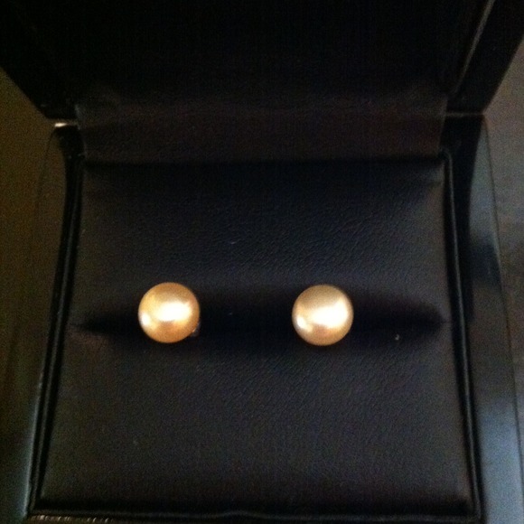 Pearl earrings⚡2 pair bundle!!⚡