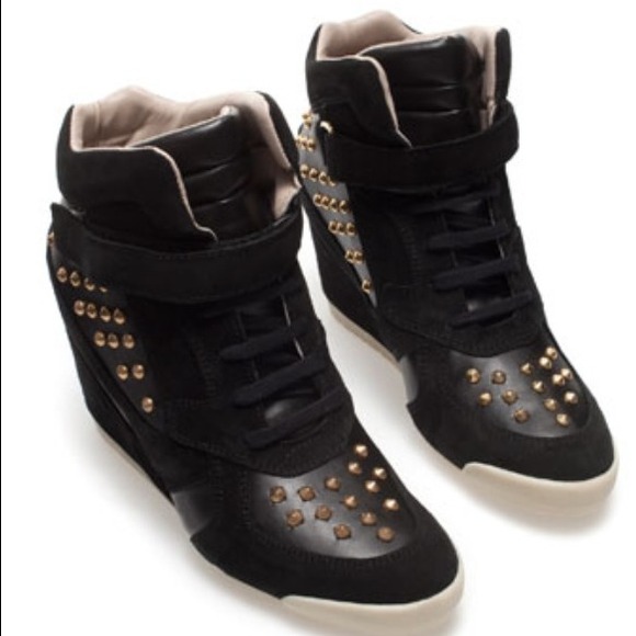 Zara Shoes - 🚫SOLD🚫WEDGE SNEAKERS 👟
